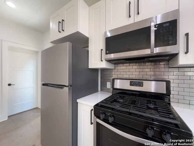 Image 14 of 56 For 2615 Flores St S # 101