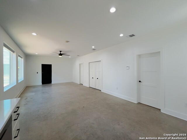 Image 15 of 56 For 2615 Flores St S # 101