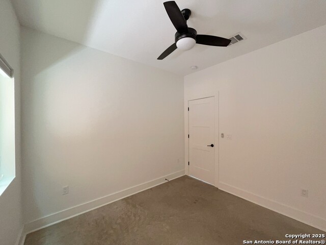 Image 21 of 56 For 2615 Flores St S # 101