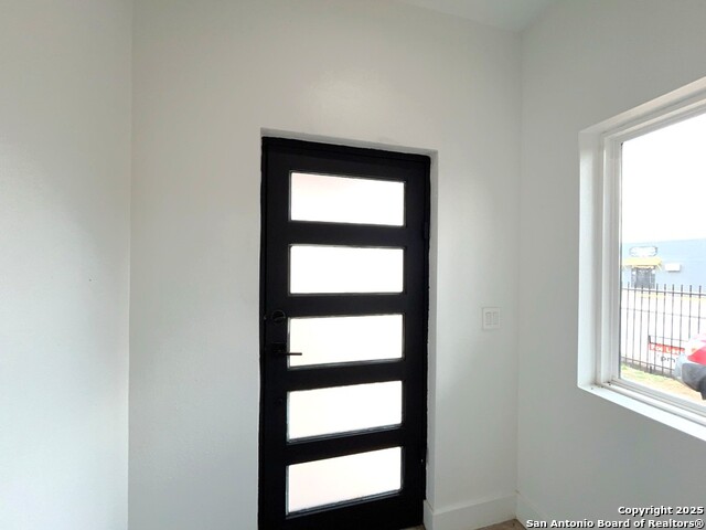 Image 23 of 56 For 2615 Flores St S # 101