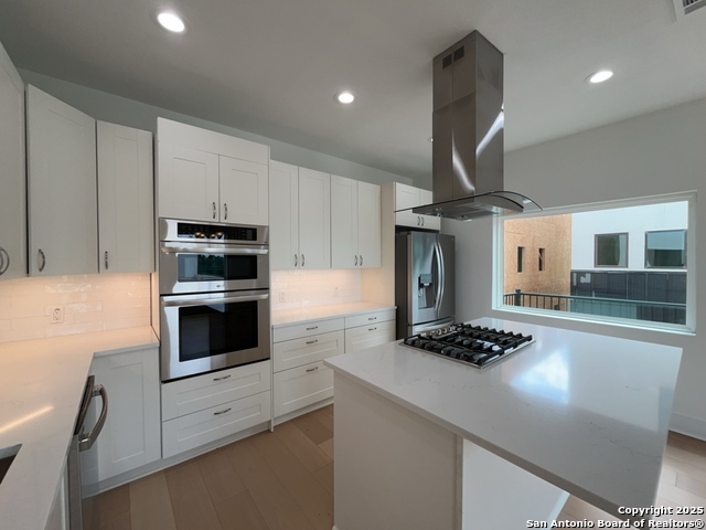 Image 36 of 56 For 2615 Flores St S # 101
