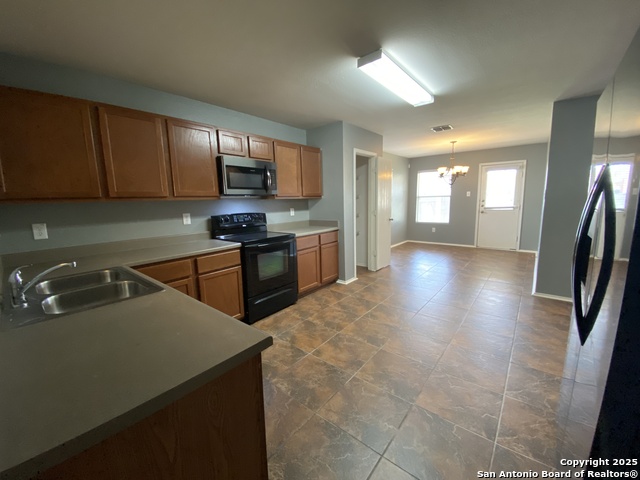 Image 4 of 21 For 8442 Silver Willow