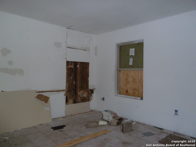 Listing photo id 8 for 114 Lelani
