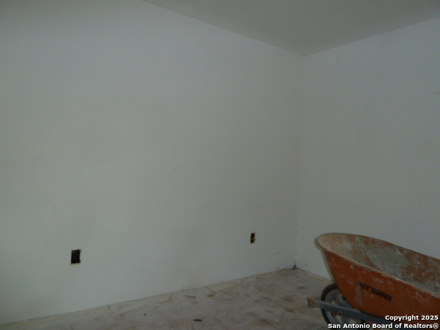 Listing photo id 9 for 114 Lelani