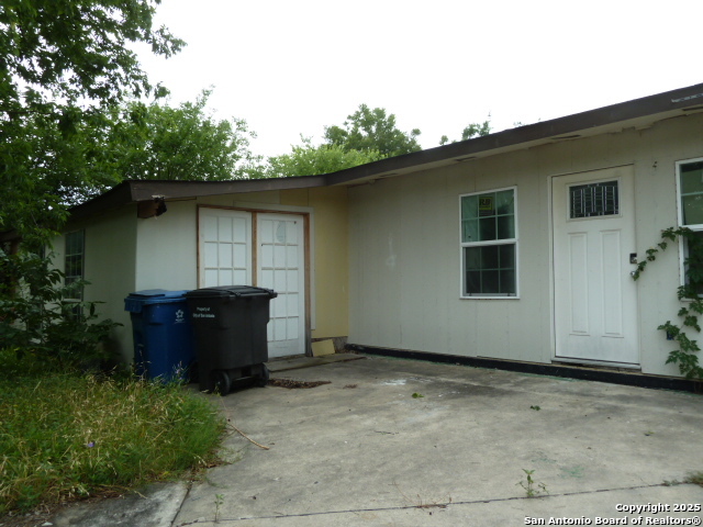 Listing photo id 0 for 114 Lelani