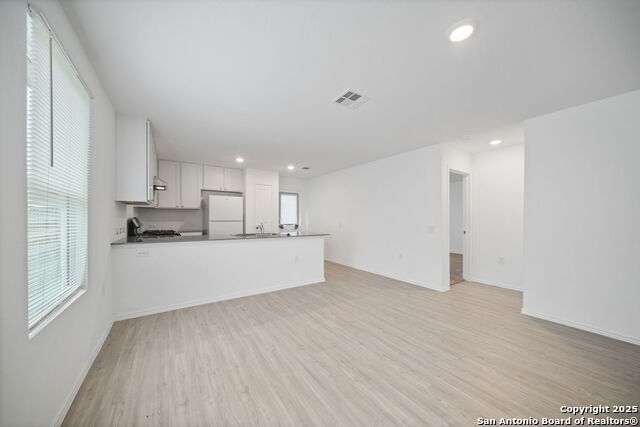 Image 8 of 23 For 4407 Glades Way