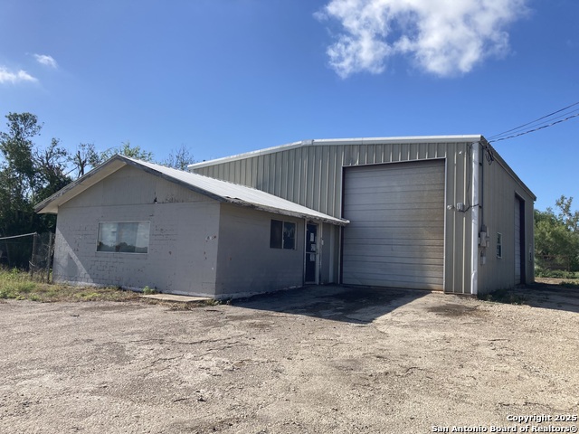 Listing photo id 1 for 2605 19th  