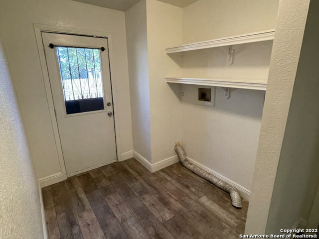 Image 12 of 17 For 135 Villaret Blvd E