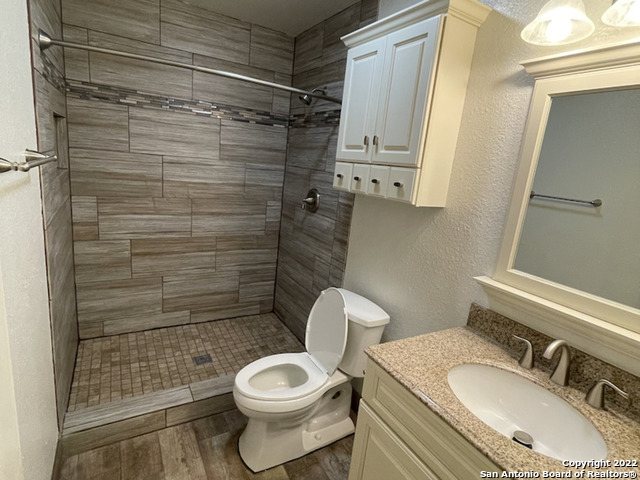 Image 14 of 17 For 135 Villaret Blvd E