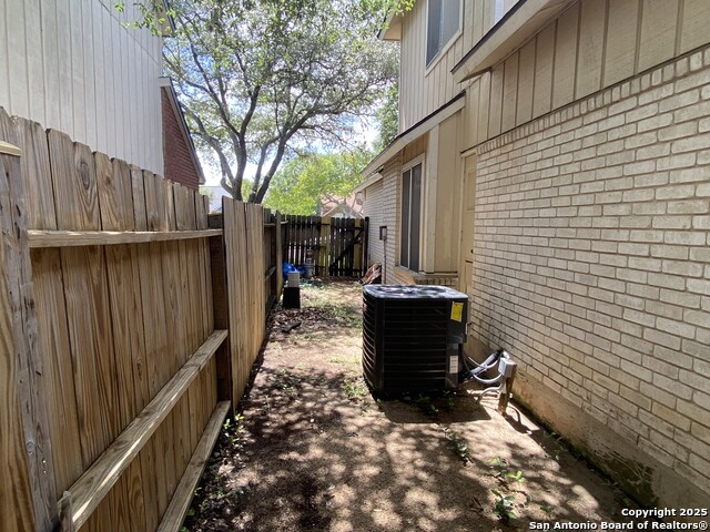Image 30 of 33 For 9318 Andersonville Ln