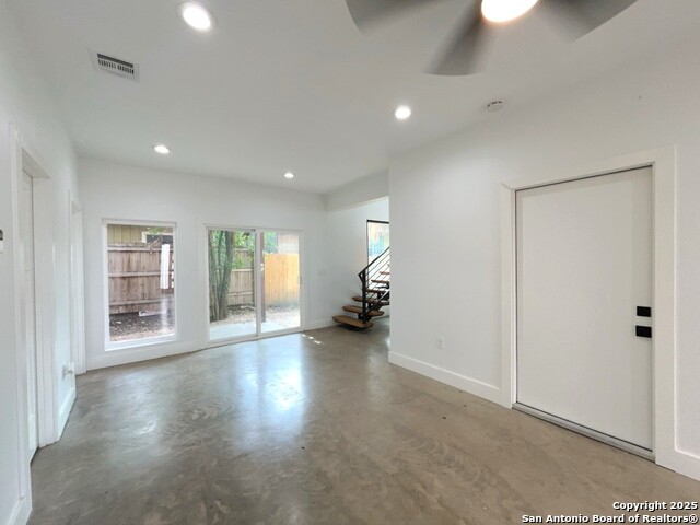 Image 10 of 50 For 2615 Flores St S # 201