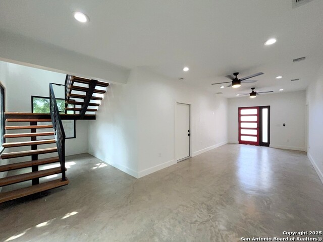 Image 11 of 50 For 2615 Flores St S # 201
