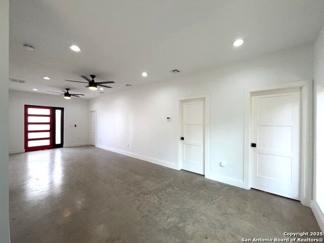Image 12 of 50 For 2615 Flores St S # 201