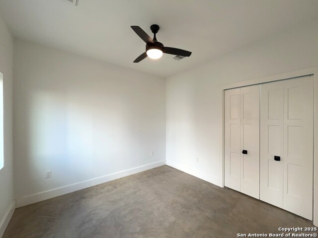 Image 16 of 50 For 2615 Flores St S # 201