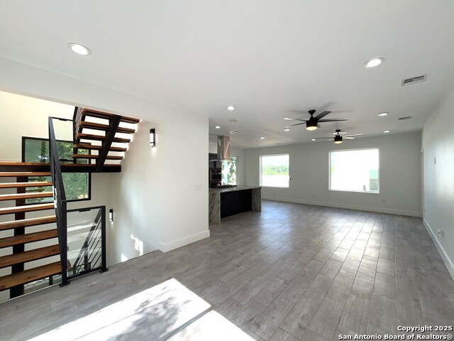 Image 19 of 50 For 2615 Flores St S # 201