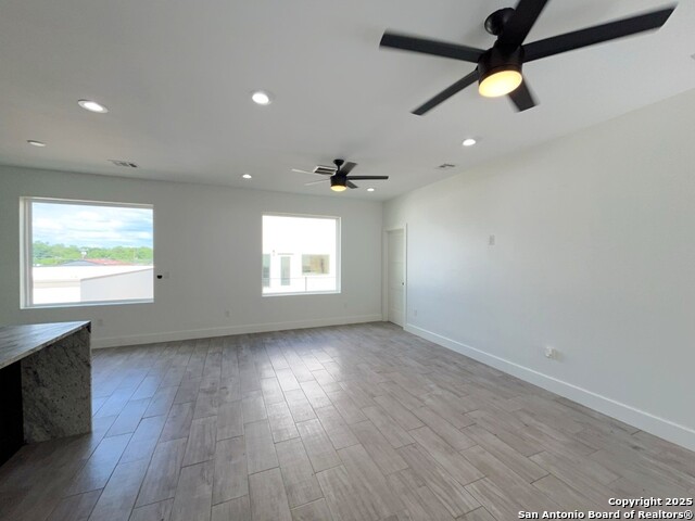 Image 20 of 50 For 2615 Flores St S # 201