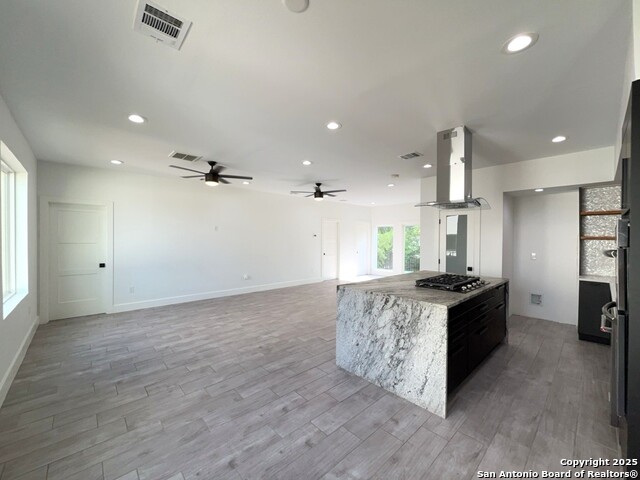 Image 22 of 50 For 2615 Flores St S # 201