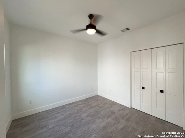 Image 27 of 50 For 2615 Flores St S # 201