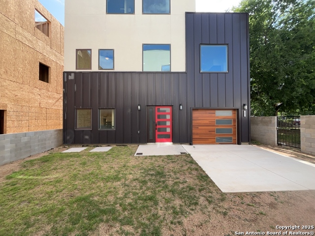 Image 49 of 50 For 2615 Flores St S # 201
