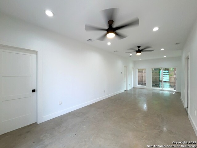Image 9 of 50 For 2615 Flores St S # 201
