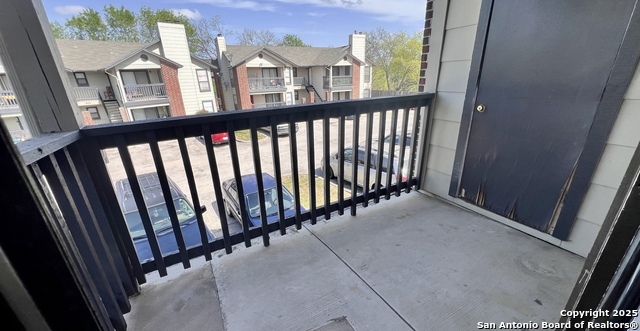 Listing photo id 8 for 806 Station 3