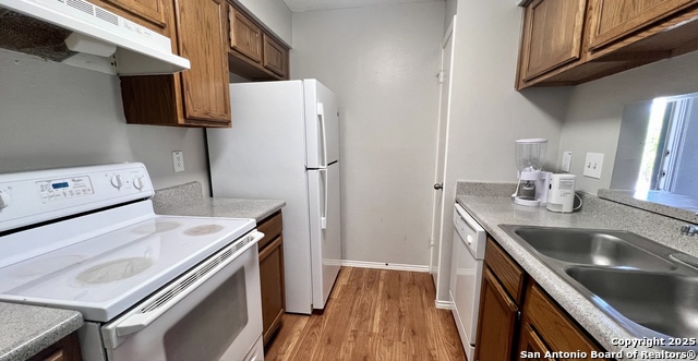 Listing photo id 5 for 806 Station 3