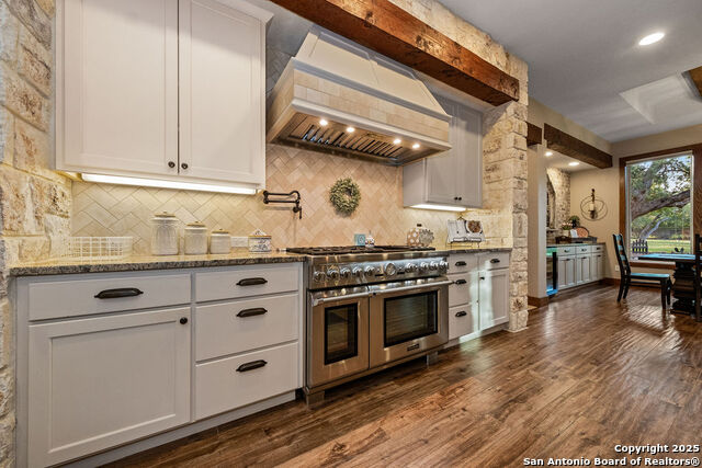Listing photo id 12 for 715 Long Ridge