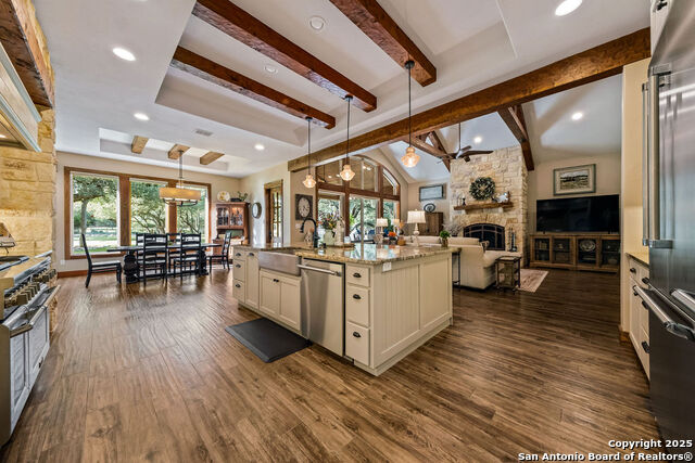 Listing photo id 14 for 715 Long Ridge
