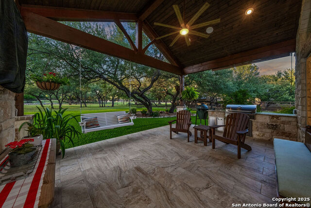 Listing photo id 32 for 715 Long Ridge