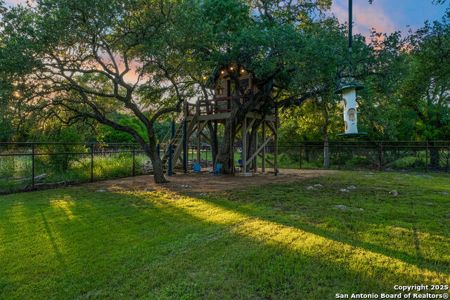 Listing photo id 37 for 715 Long Ridge