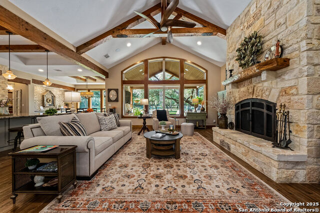 Listing photo id 7 for 715 Long Ridge