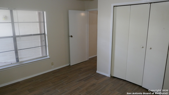Image 9 of 11 For 8702 Welles Harbor Cir