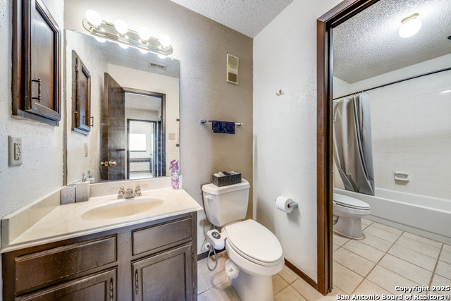 Listing photo id 16 for 4119 Medical Drive 301c