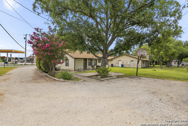 Image 14 of 31 For 100 Haeckerville Rd