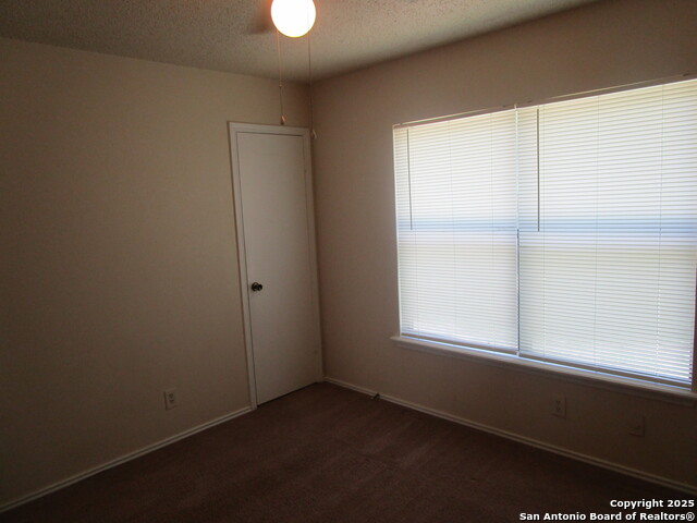 Listing photo id 9 for 6220 Les Harrison