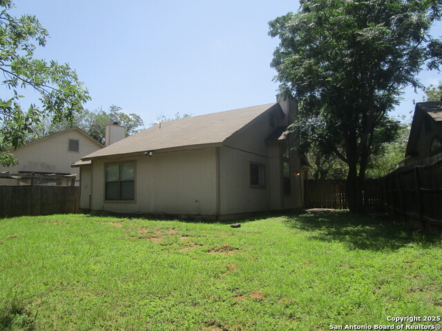 Listing photo id 12 for 6220 Les Harrison