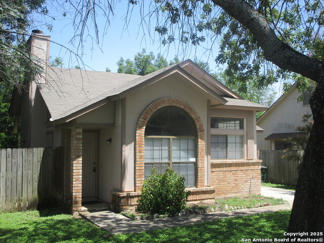 Listing photo id 0 for 6220 Les Harrison