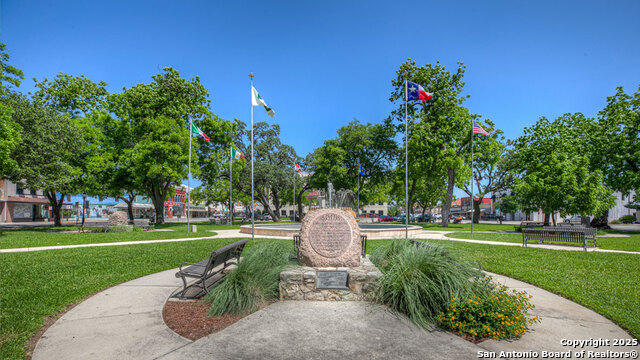 Image 16 of 20 For 919 Prince Albert