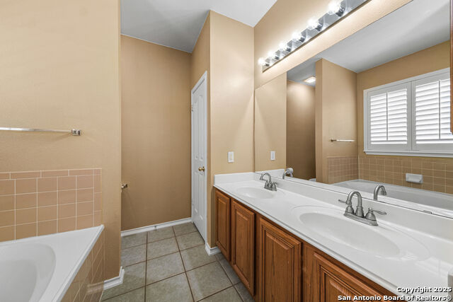 Image 16 of 31 For 22607 Madison