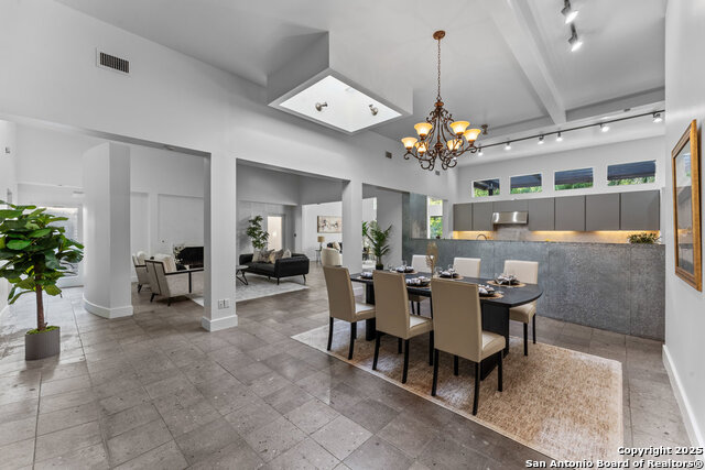 Image 17 of 90 For 2703 Marlborough Dr