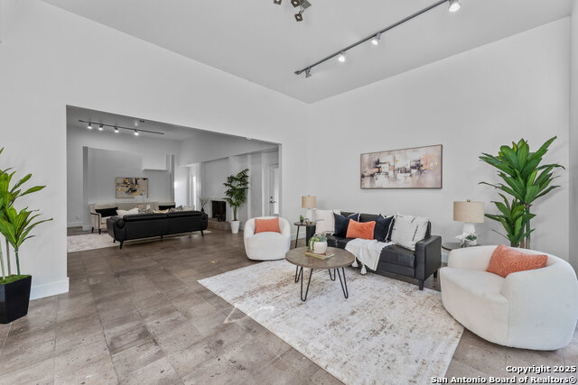 Image 20 of 90 For 2703 Marlborough Dr