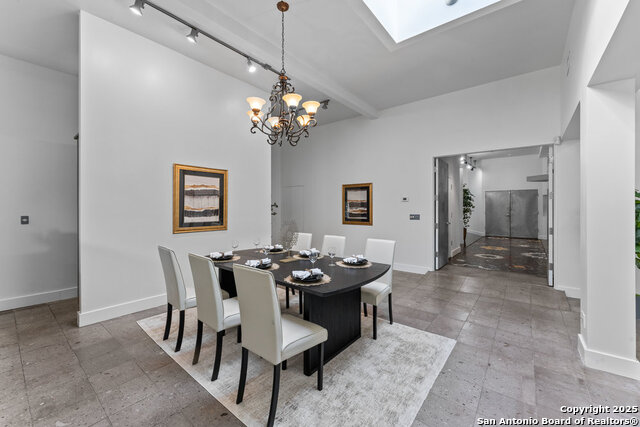 Image 29 of 90 For 2703 Marlborough Dr