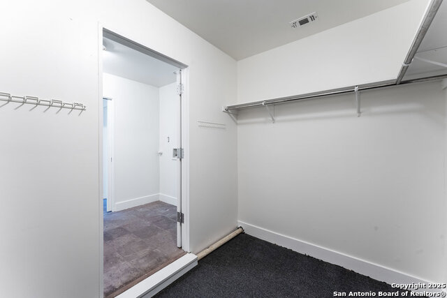 Image 47 of 90 For 2703 Marlborough Dr