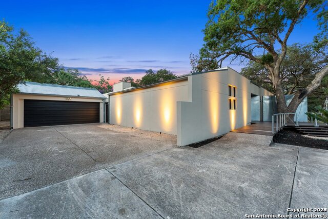 Image 6 of 90 For 2703 Marlborough Dr