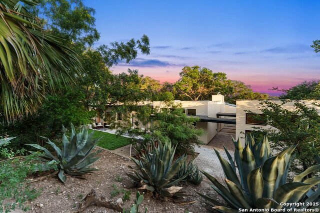 Image 67 of 90 For 2703 Marlborough Dr