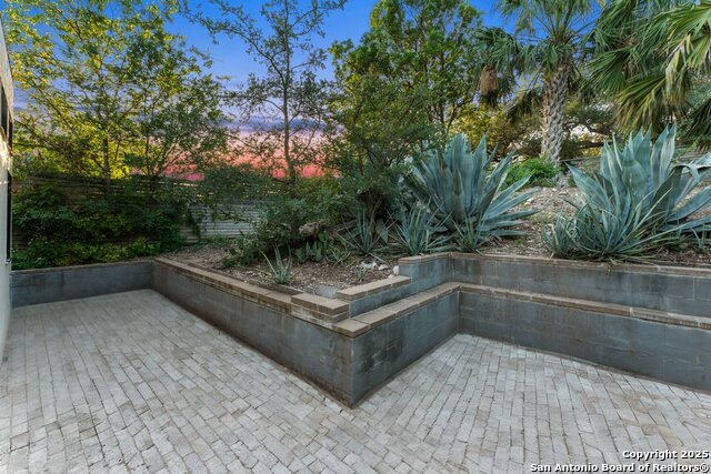 Image 68 of 90 For 2703 Marlborough Dr