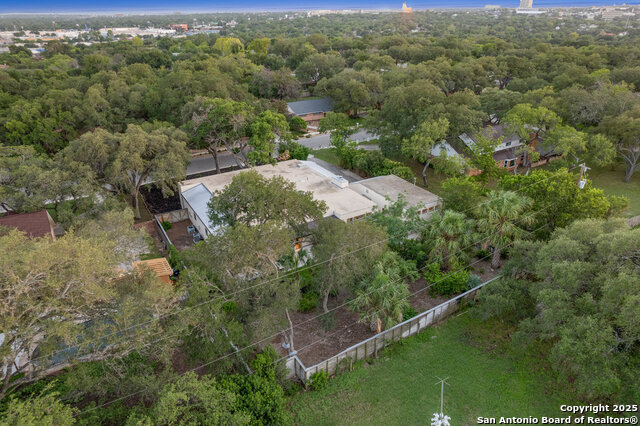 Image 73 of 90 For 2703 Marlborough Dr