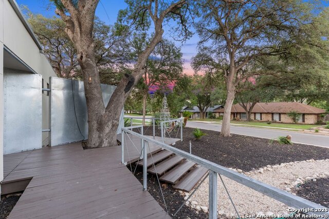 Image 74 of 90 For 2703 Marlborough Dr