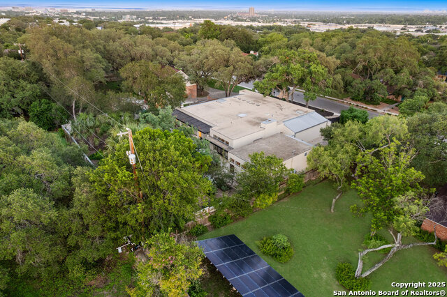 Image 76 of 90 For 2703 Marlborough Dr