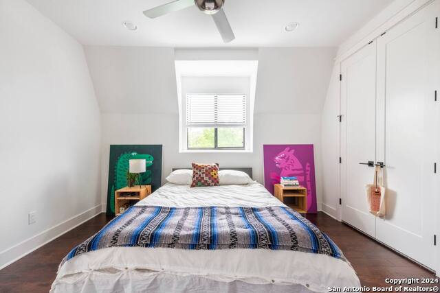 Image 4 of 18 For 808 Carson St E 101